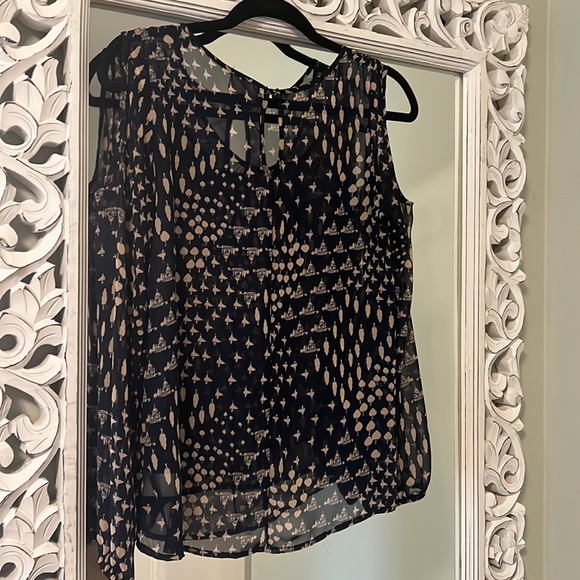 Cold shoulder long sleeve sheer blouse - Picture 5 of 5